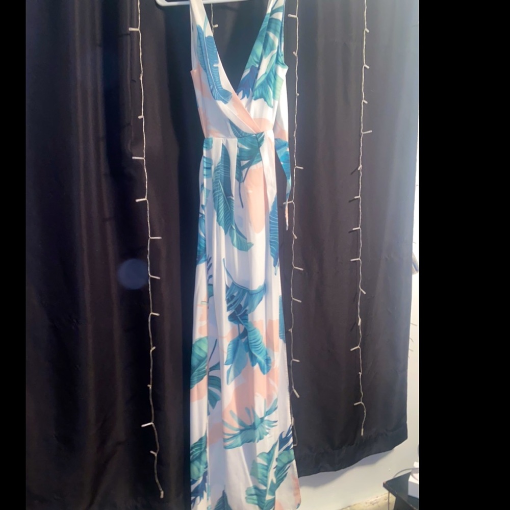 Saved by the dress, Hawaiian floral maxi dress with slits